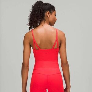 Nulu shelf tank in love red
